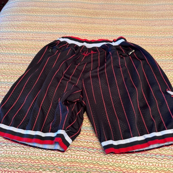Chicago Bulls Men's Just Don Pinstripe NBA Basketball Shorts Size S/M - Picture 8 of 10